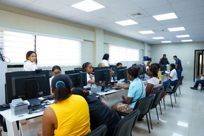 Avanza operativo de Migración para cumplir con la meta de deportar 10 mil extranjeros irregulares por semana