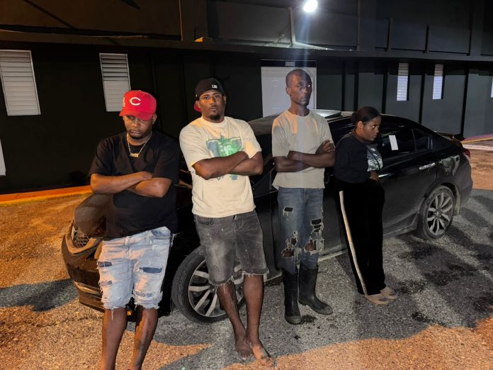 Ejército somete a la justicia a cuatro dominicanos por tráfico de indocumentados Ejército somete a la justicia a cuatro dominicanos por tráfico de indocumentados