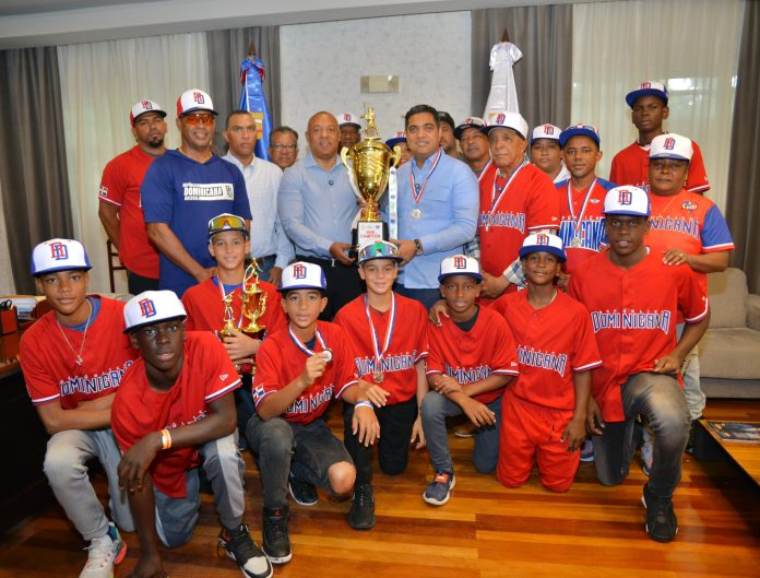 Kelvin Cruz resalta la brillante actuación de la selección de béisbol U-12 Kelvin Cruz resalta la brillante actuación de la selección de béisbol U-12