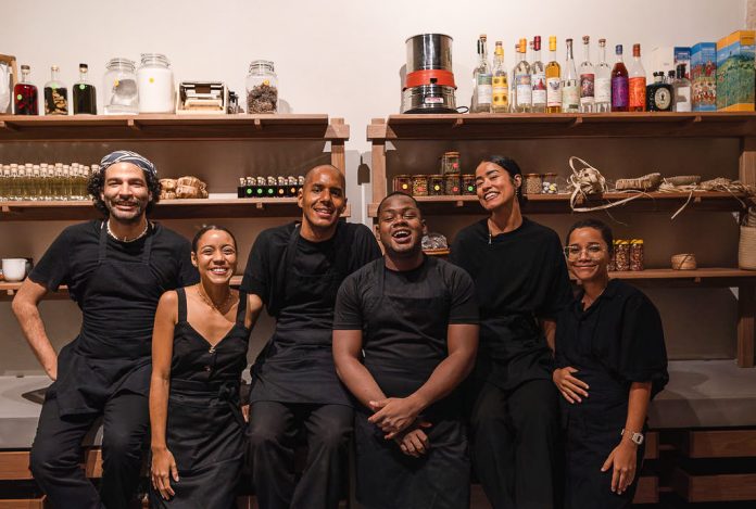Fery Cordero, Luciana Quintana, Olivier Bur, Eucaris Bravo., Carla Acosta, Nino Brito -2 CASARRÉ: Una nueva experiencia gastronómica y cultural en la Zona Colonial