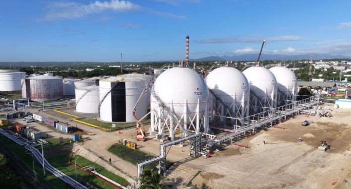 Refidomsa inaugura cuatro nuevas esferas de 280,000 barriles de GLP Refidomsa inaugura cuatro nuevas esferas de 280,000 barriles de GLP