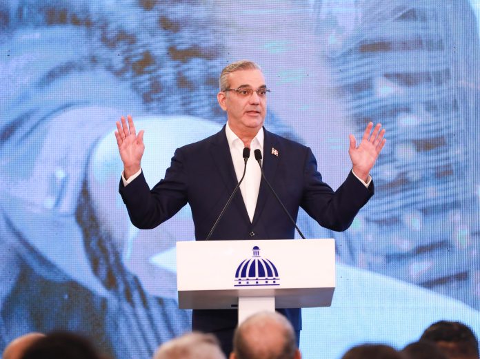 Abinader viajará este viernes a Uruguay para asistir a la toma de posesión de Yamandú Orsi