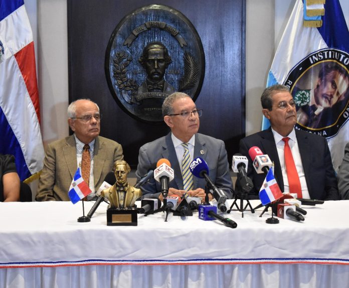 Instituto Duartiano exige acciones contra la corrupción y la inmigración ilegal Instituto Duartiano exige acciones contra la corrupción y la inmigración ilegal