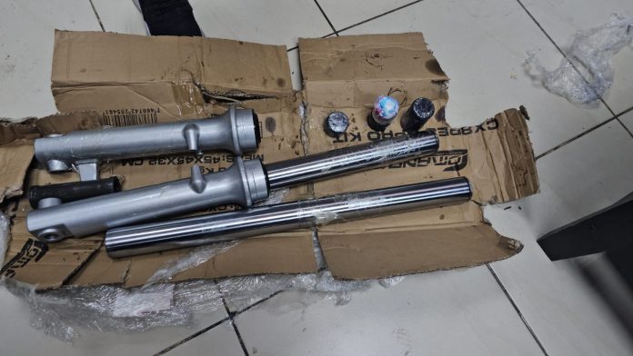 DNCD OCUPA OCHO LÁMINAS Y DOS AMORTIGUADORES LLENOS DE COCAÍNA DNCD OCUPA OCHO LÁMINAS Y DOS AMORTIGUADORES LLENOS DE COCAÍNA