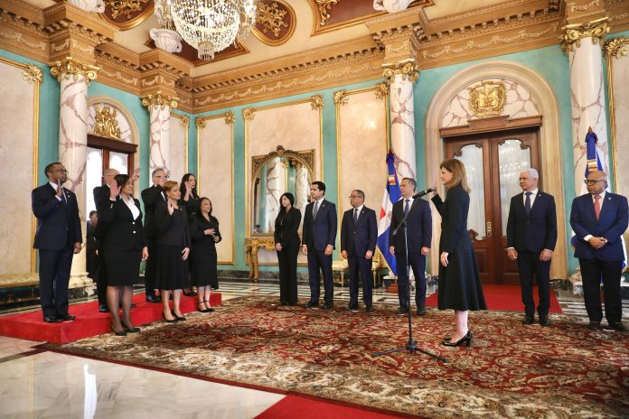 Vicepresidenta Raquel Peña juramenta los siete procuradores adjuntos escogidos en el CNM