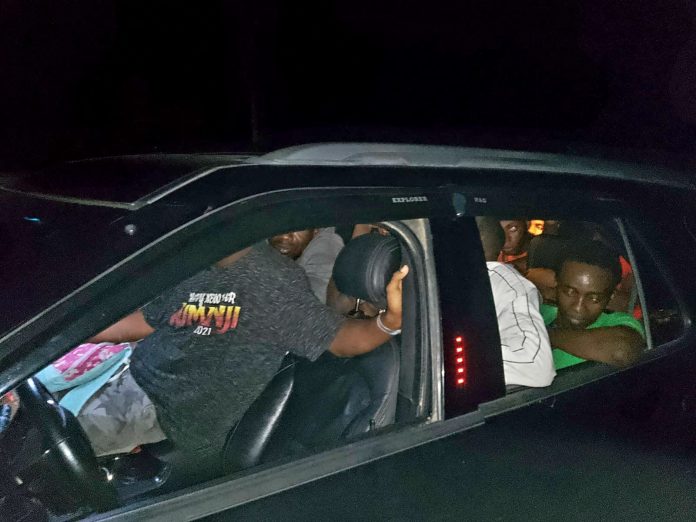 Interceptan dos jeepetas con 31 haitianos indocumentados en San Juan de la Maguana Interceptan dos jeepetas con 31 haitianos indocumentados en San Juan de la Maguana