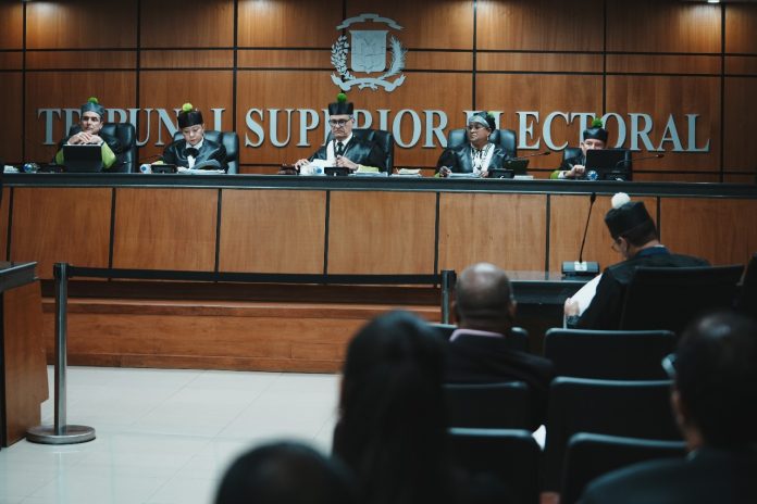 TSE aplaza audiencia sobre corrección de actas Colegio Electoral San Cristóbal