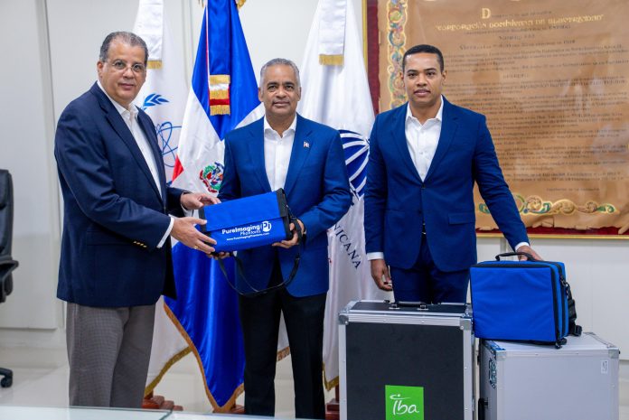 Ministerio de Energía y Minas entrega equipos radiológicos al Incart, donados por la OIEA Ministerio de Energía y Minas entrega equipos radiológicos al Incart, donados por la OIEA