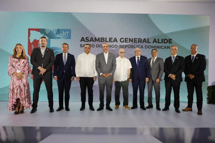 Ministro de Hacienda destaca avances económicos y fiscales de la República Dominicana en los últimos cinco años durante asamblea anual de ALIDE