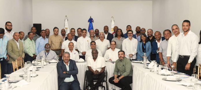 Ministro Kelvin Cruz encabeza reunión de trabajo con 37 federaciones