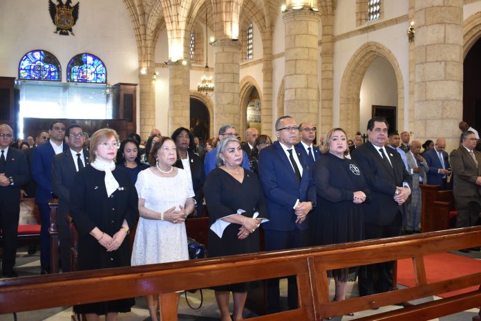 Colegio de Notarios celebra 58 aniversario con emotivos actos y llamado a la ética profesional