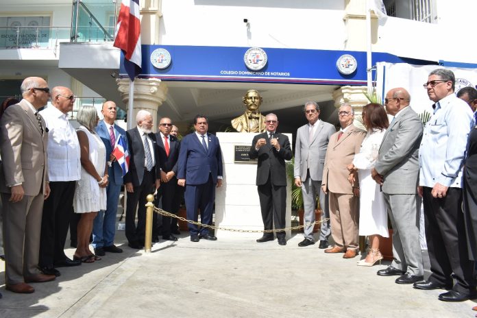 Notarios están llamados a fortalecer la confianza social, afirma Jhon Richard Paniagua