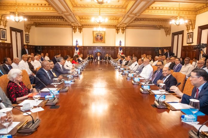 Gobierno celebra 50º Consejo de Ministros: aprueba Política Presupuestaria 2026 y presenta avances de metas priorizadas