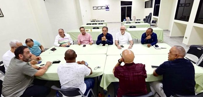 Federaciones deportivas valoran gestión del ministro Kelvin Cruz Federaciones deportivas valoran gestión del ministro Kelvin Cruz