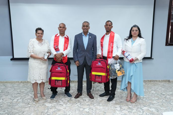 Energía y Minas gradúa a 28 mineros como brigadistas de emergencia en la mina de larimar