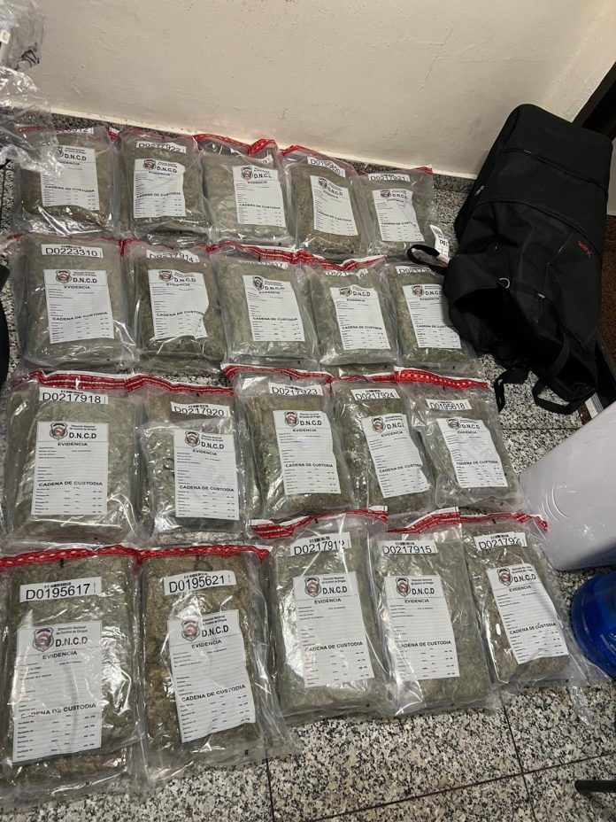 OCUPAN 140 PAQUETES DE MARIHUANA EN OPERACIONES DE INTERDICCIÓN EJECUTADAS EN EL AILA Y BARAHONA