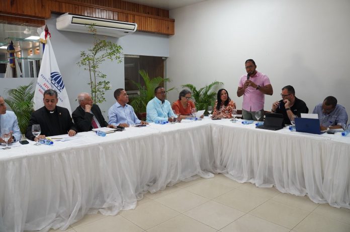 MINERD e Infraestructura Escolar refuerzan acciones para transformar integralmente los centros educativos en Duarte y Hermanas Mirabal