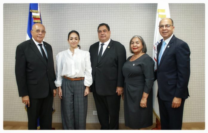 Notarios se unirán al Gobierno para registrar a ciudadanos sin acta de nacimiento