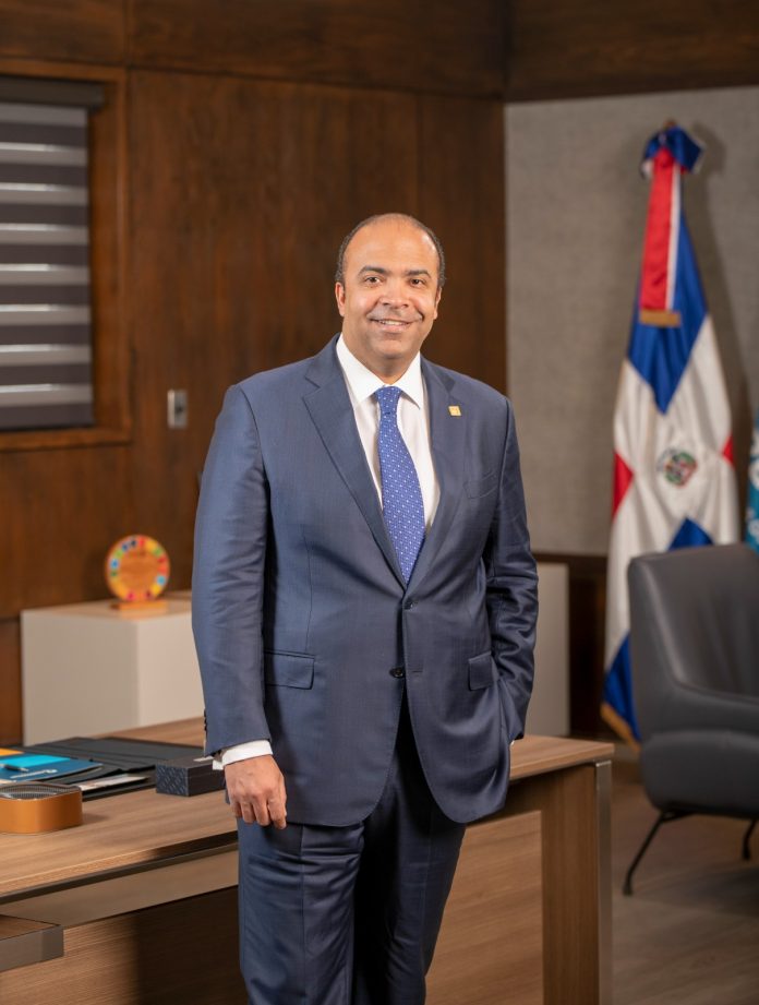 Presidente Luis Abinader anuncia cambios en su gabinete mediante el decreto 461-25