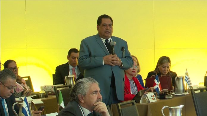 Paniagua Feliz destaca en cónclave en Perú la firma electrónica notarial