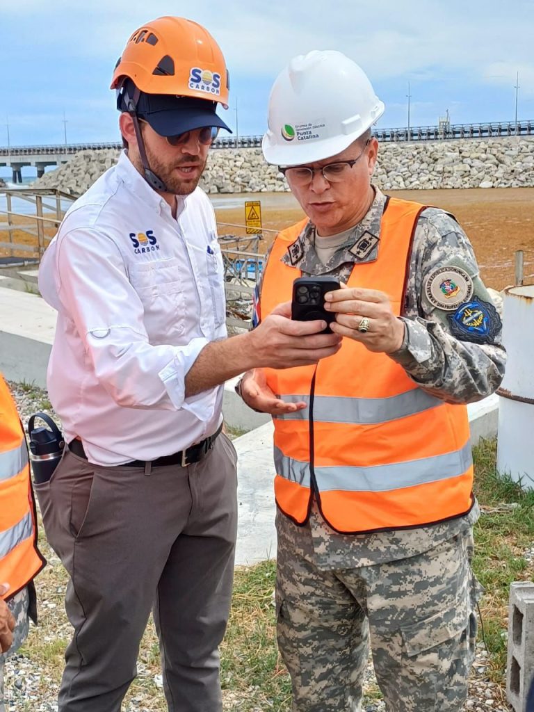SOS Carbon y Armada Dominicana unen esfuerzos para mitigar impacto del sargazo en Punta Catalina