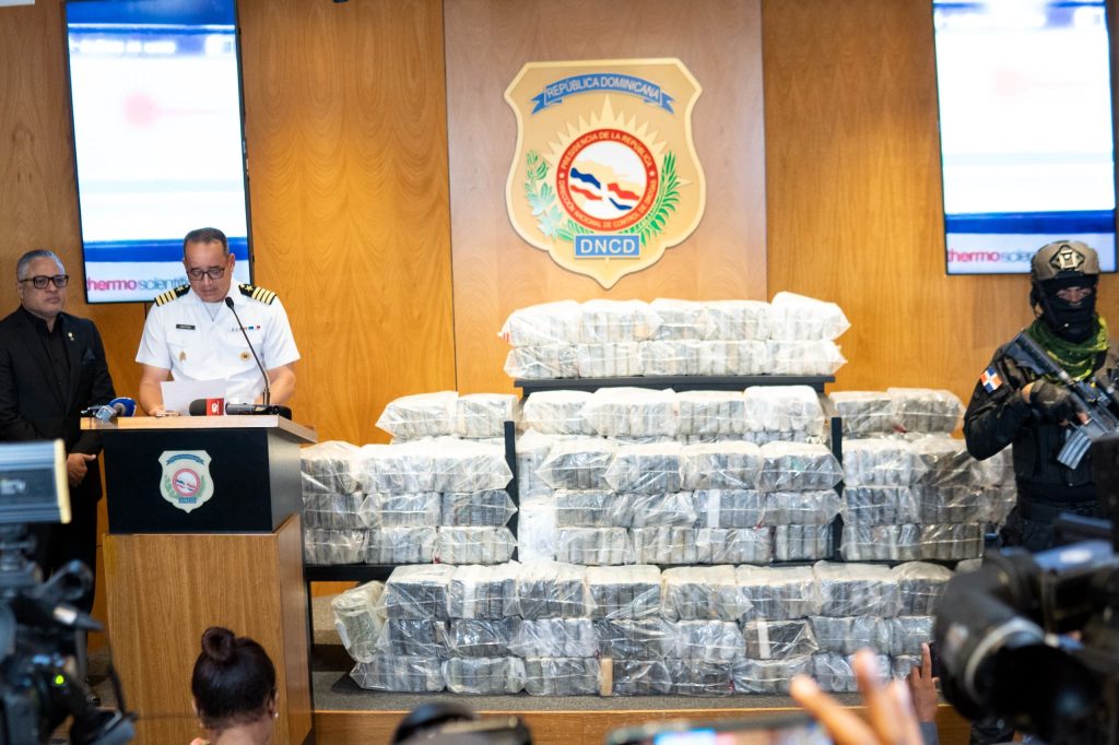 MÁS GOLPES AL NARCOTRÁFICO: EN OPERACIÓN CONJUNTA ATRAPAN CARGAMENTO DE 448 PAQUETES PRESUMIBLEMENTE COCAÍNA 