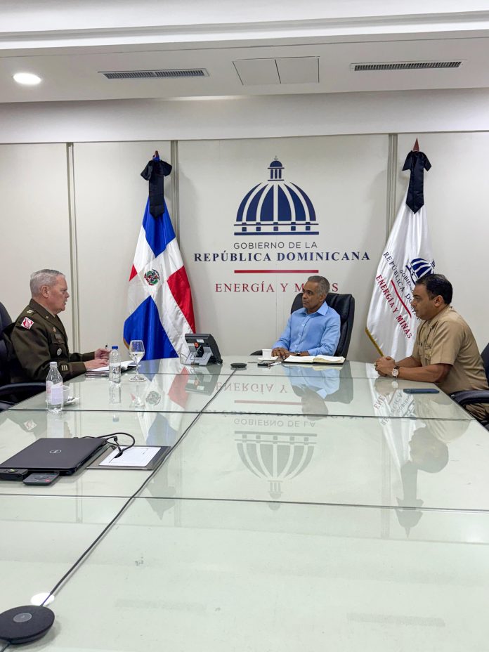 Ministro Joel Santos y director del Colegio Interamericano de Defensa evalúan cooperación estratégica en seguridad energética y minera Ministro Joel Santos y director del Colegio Interamericano de Defensa evalúan cooperación estratégica en seguridad energética y minera