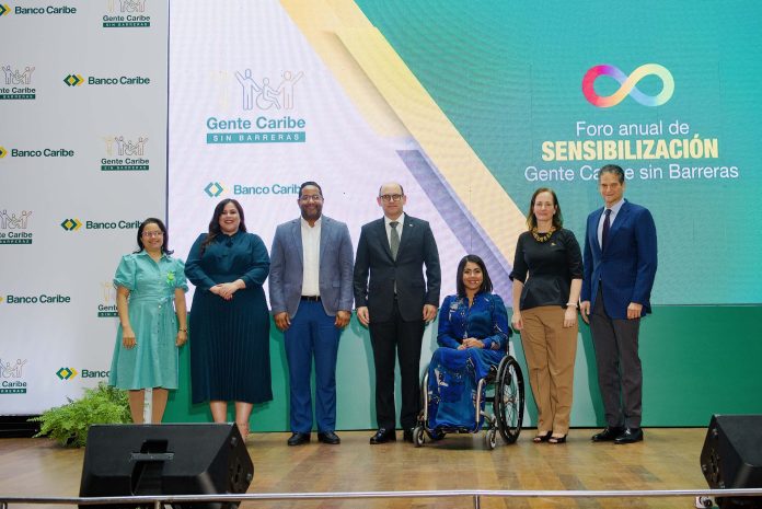 Jennifer Jiménez, Francesca Luna, Benny Metz, Edgar Del Toro, Leidy Feliz, María Labernia y Oscar Villanueva. Foro “Gente Caribe sin Barreras” una apuesta de Banco Caribe por la inclusión