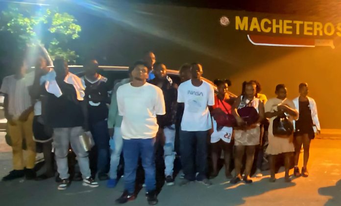 Ejército detiene tres jeepetas con 44 migrantes haitianos durante operativos en Valverde y Dajabón