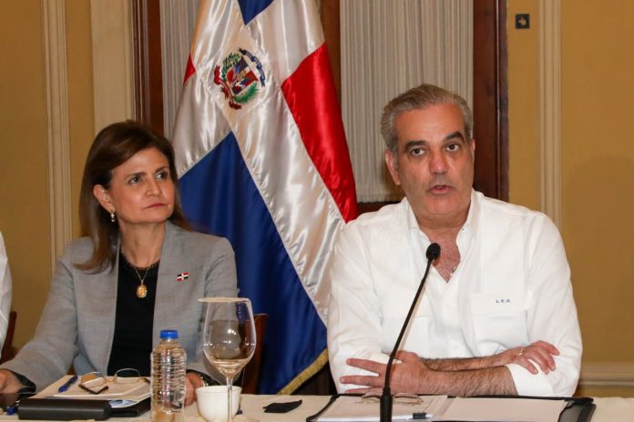 Presidente Abinader dispone suspensión de la docencia y las labores en los sectores público y privado por 48 horas en el Gran Santo y litoral Sur por tormenta Melissa Presidente Abinader dispone suspensión de la docencia y las labores en los sectores público y privado por 48 horas en el Gran Santo y litoral Sur por tormenta Melissa