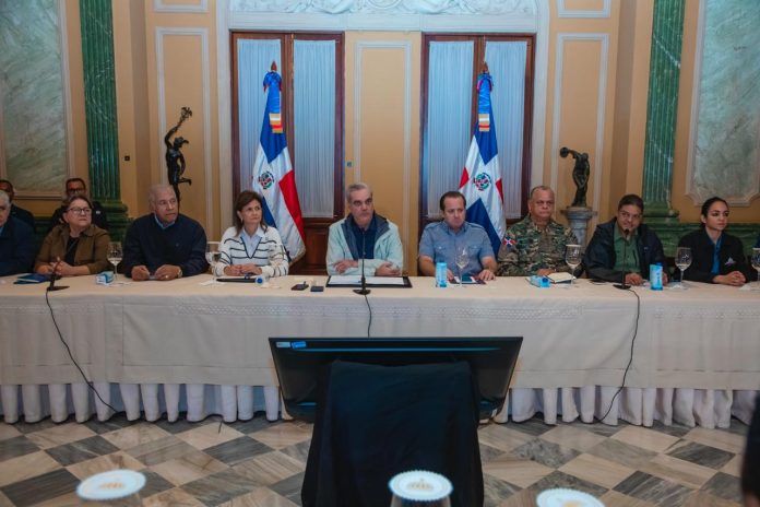 Presidente Abinader mantiene suspensiones de laborales y de docencia este jueves para el Gran Santo Domingo y provincias en alerta roja