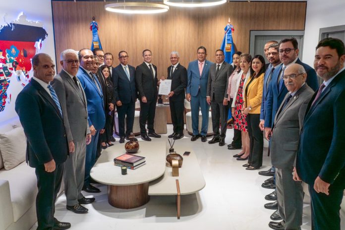 Pleno de la SCJ presenta iniciativa legislativa para actualizar la Ley de Uso de Medios Digitales Pleno de la SCJ presenta iniciativa legislativa para actualizar la Ley de Uso de Medios Digitales