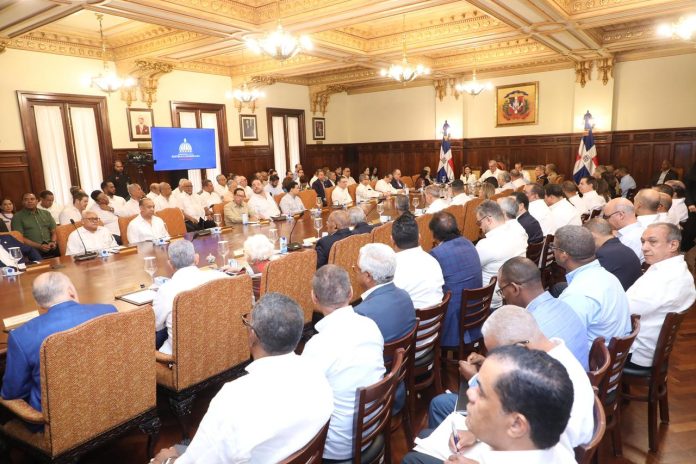 Abinader encabeza Consejo de Ministros extendido para trazar prioridades del Gobierno en 2026