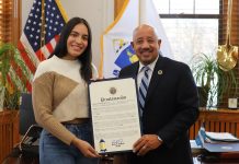 Alcaldía de Lawrence reconoce a la periodista Stephanie Hilario Soto Alcaldía de Lawrence reconoce a la periodista Stephanie Hilario Soto