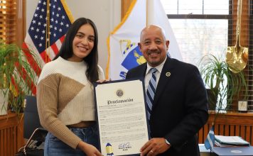Alcaldía de Lawrence reconoce a la periodista Stephanie Hilario Soto Alcaldía de Lawrence reconoce a la periodista Stephanie Hilario Soto