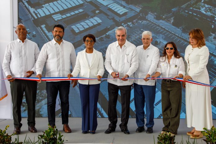 Presidente Abinader inaugura moderno mercado municipal que beneficiará directamente a más de 200 pequeños y medianos comerciantes en Higüey