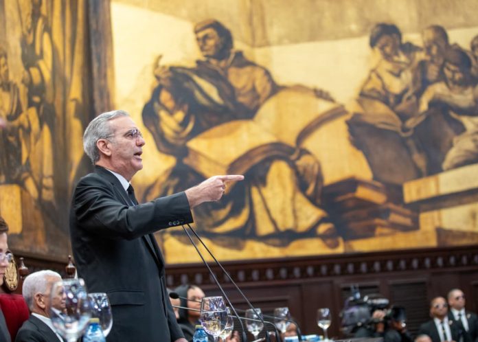 Abinader reitera en su gobierno no existen intocables ni privilegios frente a la ley y que la lucha contra la corrupción no es una declaratoria más; es su columna vertebral, su brújula moral inamovible