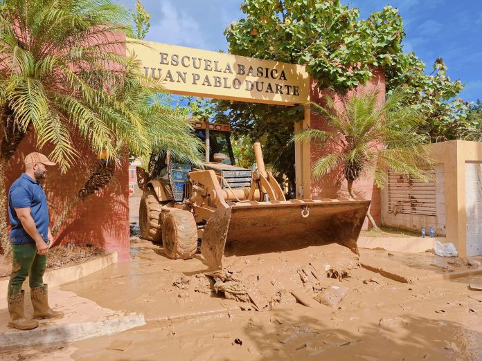 Infraestructura Escolar trabaja en la rehabilitación de siete escuelas afectadas por inundaciones en Gaspar Hernández