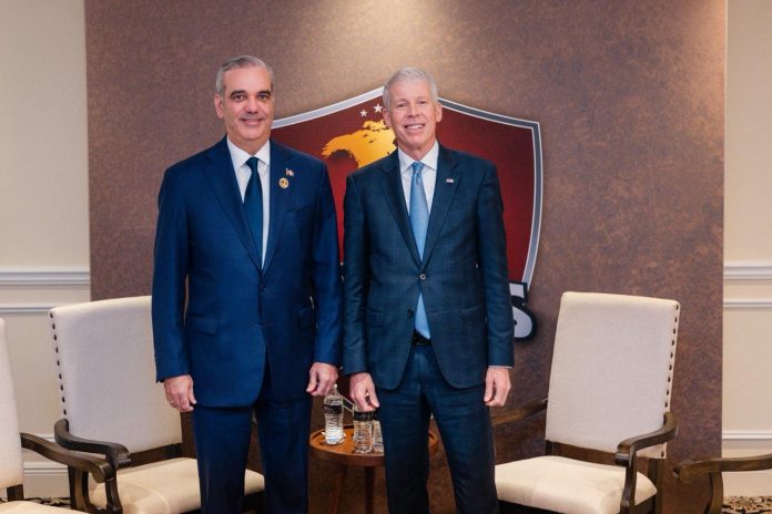 Abinader sostiene reunión bilateral con el secretario de Energía de Estados Unidos en la cumbre “Escudo de las Américas