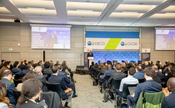 Abinader reafirma la integridad como eje estratégico del Estado en Foro Global Anticorrupción en París