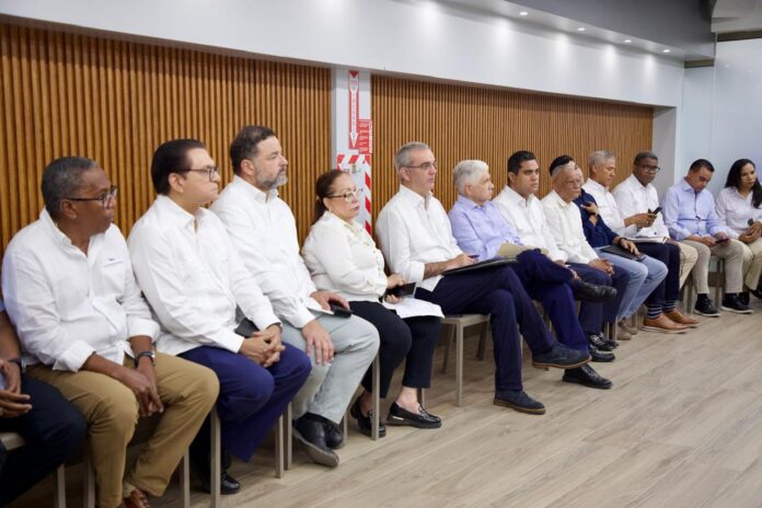 Gobierno avanza en un 85 % alcantarillado sanitario y planta de tratamiento de Licey al Medio,