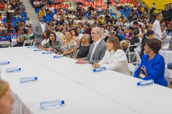Abinader inicia entrega del Bono Madre 2026 que beneficiará a más de un millón de madres dominicanas